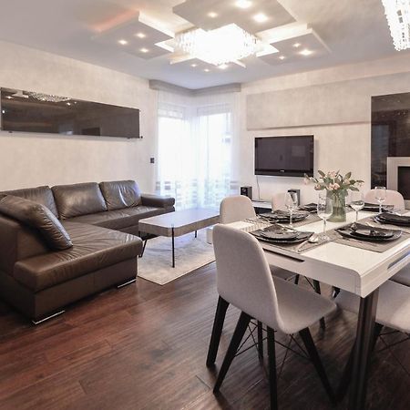 Apartamenty Bryza - Chelmonskiego - Parking - Centrum ชวีโนวิชแจ ภายนอก รูปภาพ