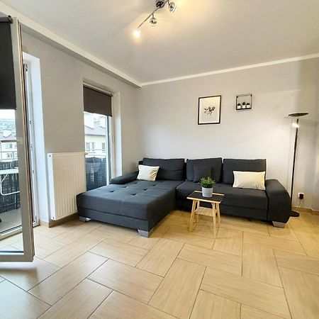 Apartamenty Bryza - Chelmonskiego - Parking - Centrum ชวีโนวิชแจ ภายนอก รูปภาพ