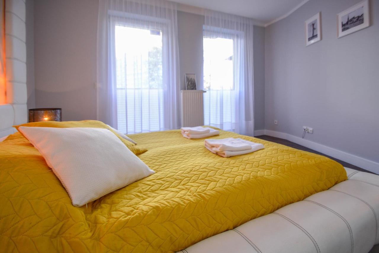Apartamenty Bryza - Chelmonskiego - Parking - Centrum ชวีโนวิชแจ ภายนอก รูปภาพ
