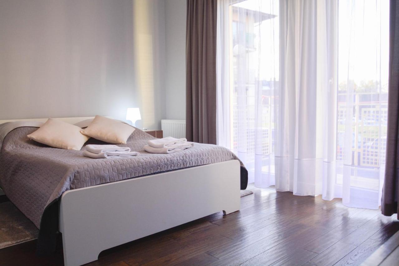 Apartamenty Bryza - Chelmonskiego - Parking - Centrum ชวีโนวิชแจ ภายนอก รูปภาพ