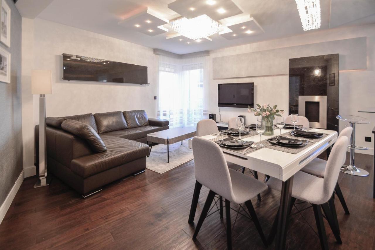 Apartamenty Bryza - Chelmonskiego - Parking - Centrum ชวีโนวิชแจ ภายนอก รูปภาพ
