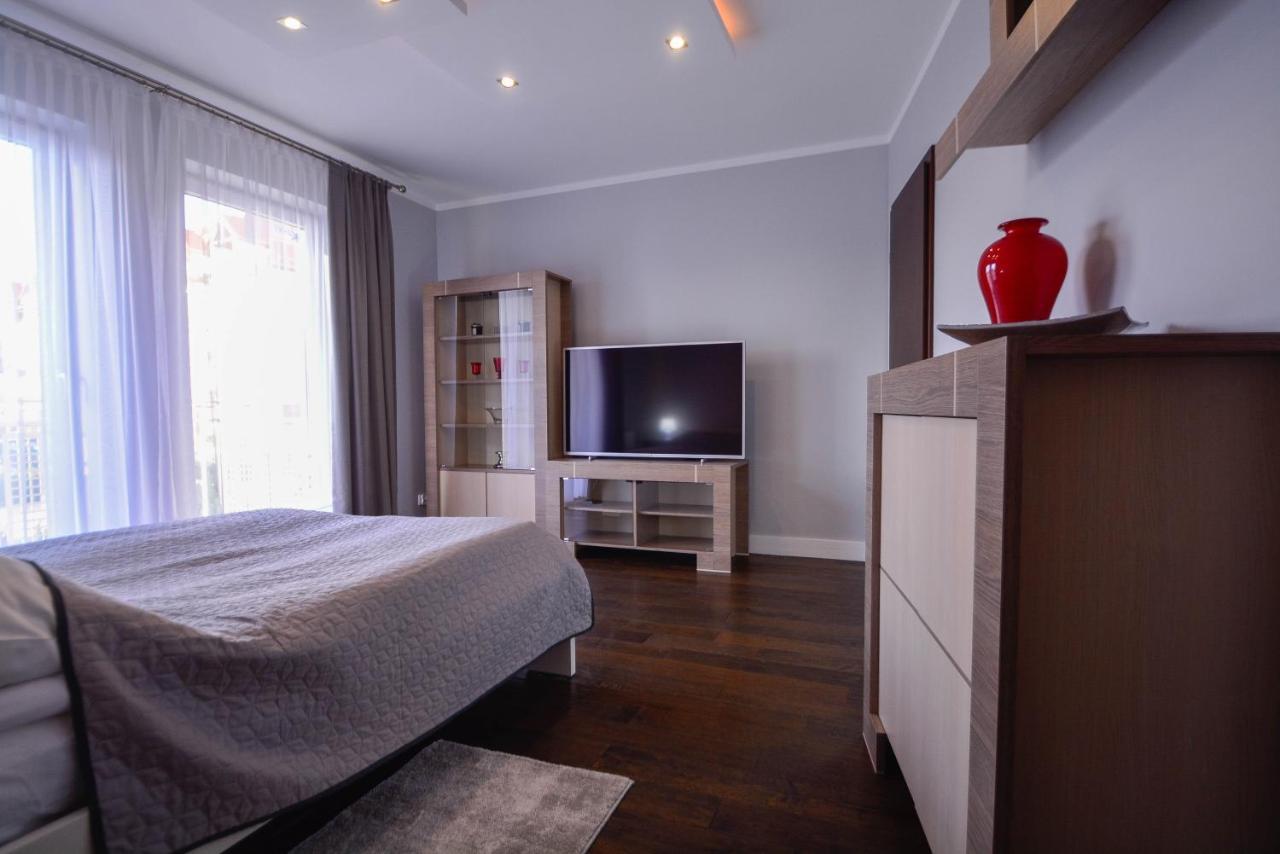 Apartamenty Bryza - Chelmonskiego - Parking - Centrum ชวีโนวิชแจ ภายนอก รูปภาพ