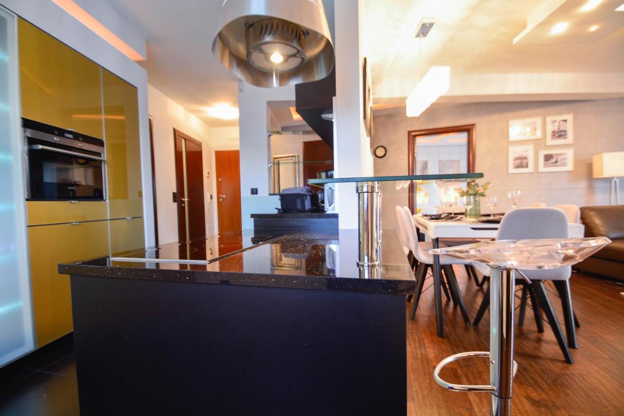 Apartamenty Bryza - Chelmonskiego - Parking - Centrum ชวีโนวิชแจ ภายนอก รูปภาพ