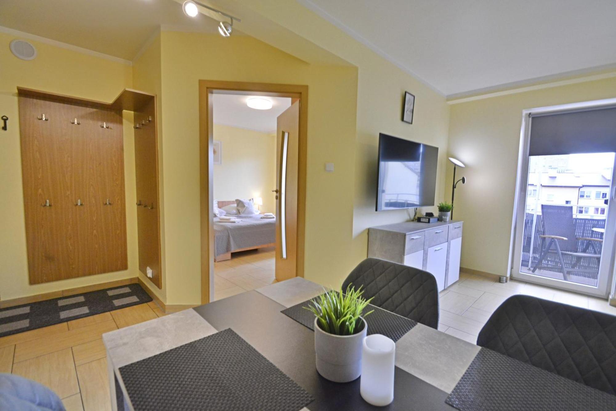 Apartamenty Bryza - Chelmonskiego - Parking - Centrum ชวีโนวิชแจ ภายนอก รูปภาพ