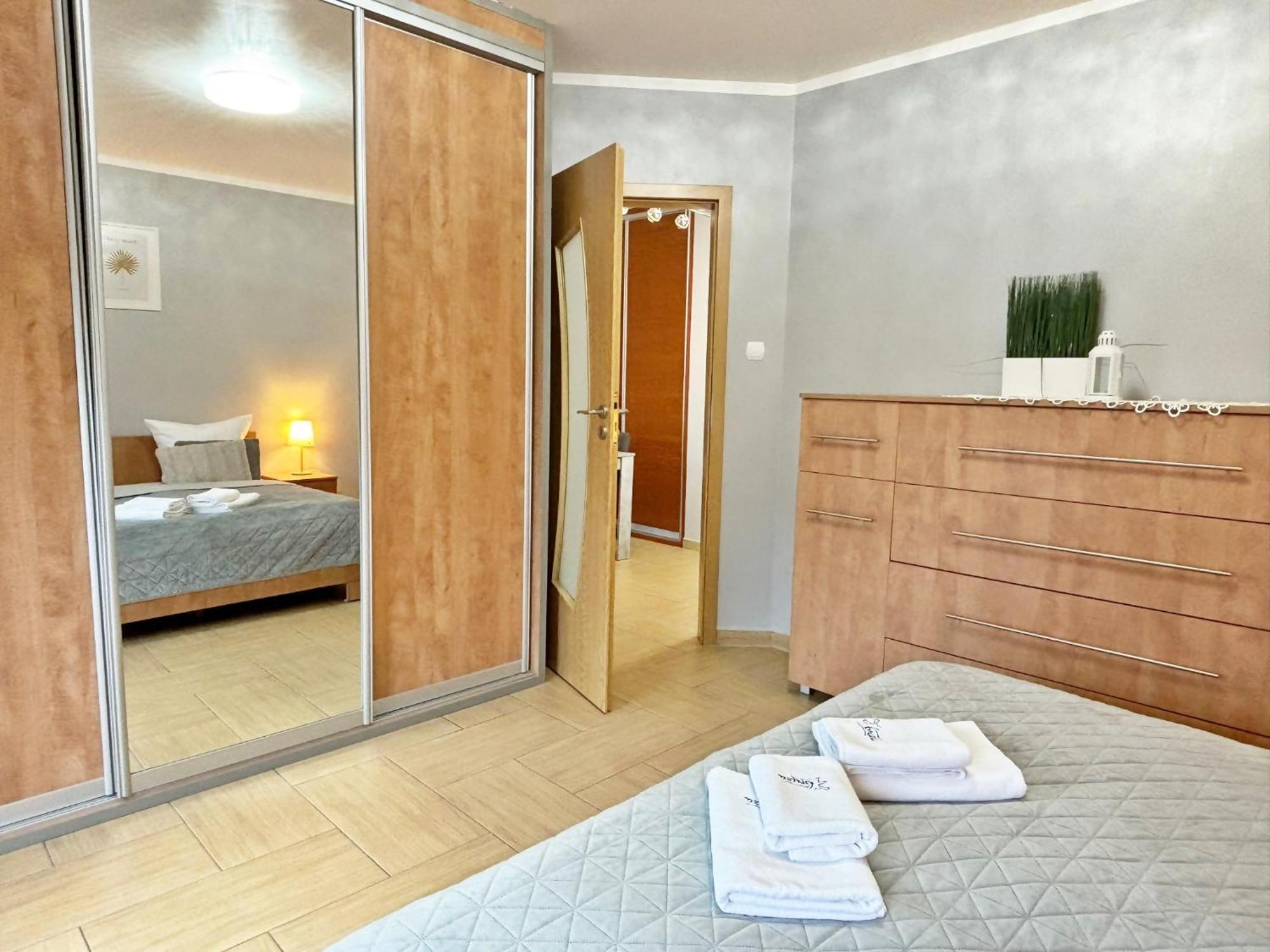 Apartamenty Bryza - Chelmonskiego - Parking - Centrum ชวีโนวิชแจ ภายนอก รูปภาพ
